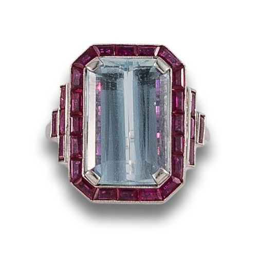 ART DECO STYLE RING WITH AQUAMARINE AND RUBIES IN PLATINUM