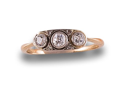 SORTIJA ART DÉCO DE DIAMANTES, EN ORO AMARILLO Y VISTAS EN