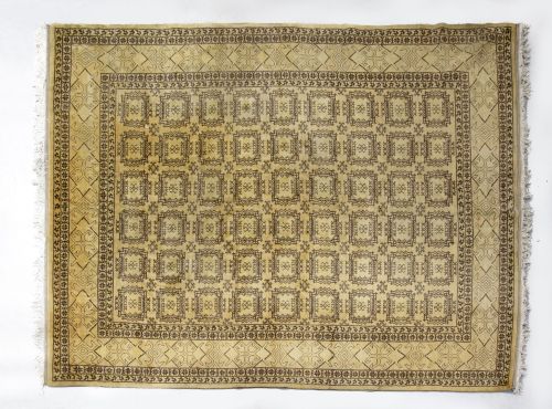 Alfombra de lana anudada a mano siguiendo modelos orientale