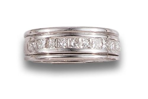 SORTIJA DE DIAMANTES Y ORO BLANCO