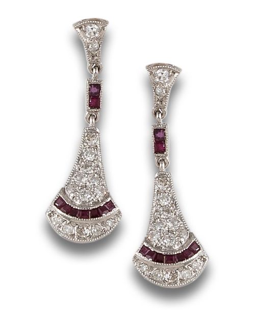 PENDIENTES, ESTILO ART DÉCO, DE DIAMANTES Y RUBÍES, EN PLAT