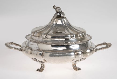 Sopera de plata española ley 916 gallonada, S. XX