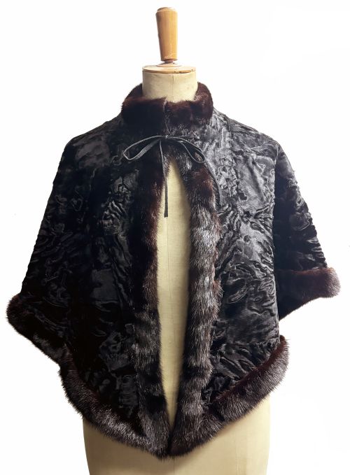 Capa en piel de astracan