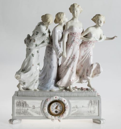 Reloj de mesa de porcelana, Ludwig Augmüller, Alemania, S.X