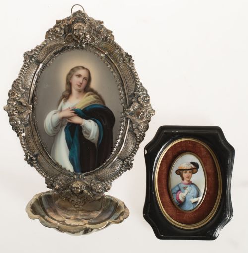 "Dama del siglo XIX", placa de porcelana esmaltada