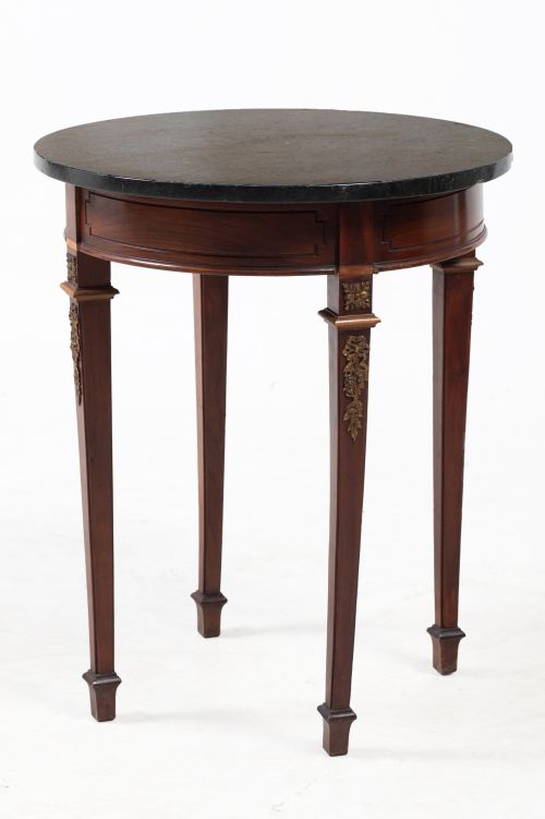 Velador de estilo Luis XVI, S. XX