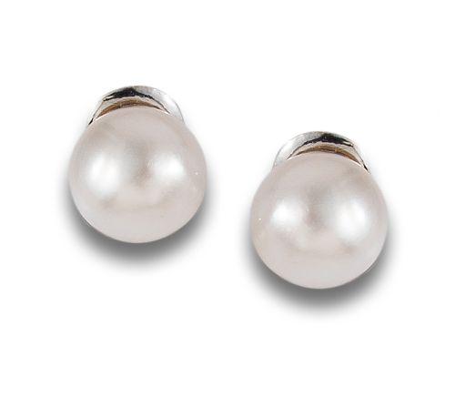 PENDIENTES DE PERLAS MABÉ EN ORO BLANCO