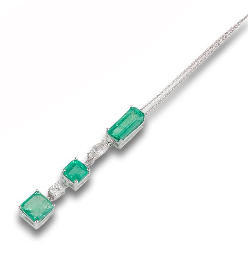 COLGANTE PENDENTIF DE DIAMANTES Y ESMERALDAS EN ORO BLANCO