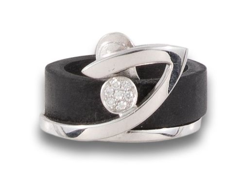 RING WITH DIAMOND, WHITE GOLD AND RUBBER