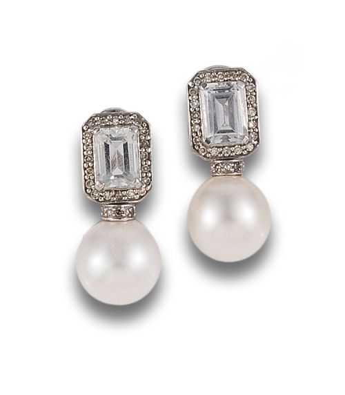 PENDIENTES DESMONTABLES DE DIAMANTES Y ZAFIROS INCOLOROS, C