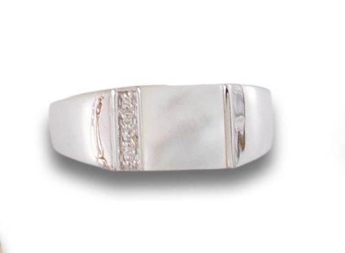 SORTIJA DE DIAMANTES Y MADREPERLA, EN ORO BLANCO