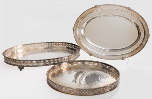 Fuente ovalada de metal plateado, med. S. XX