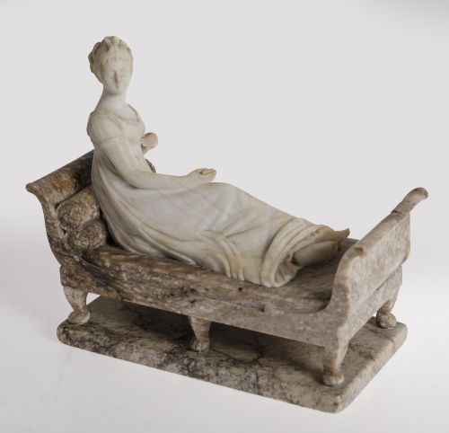 ESCUELA FRANCESA, "Madame Recamier", Escultura de mármol