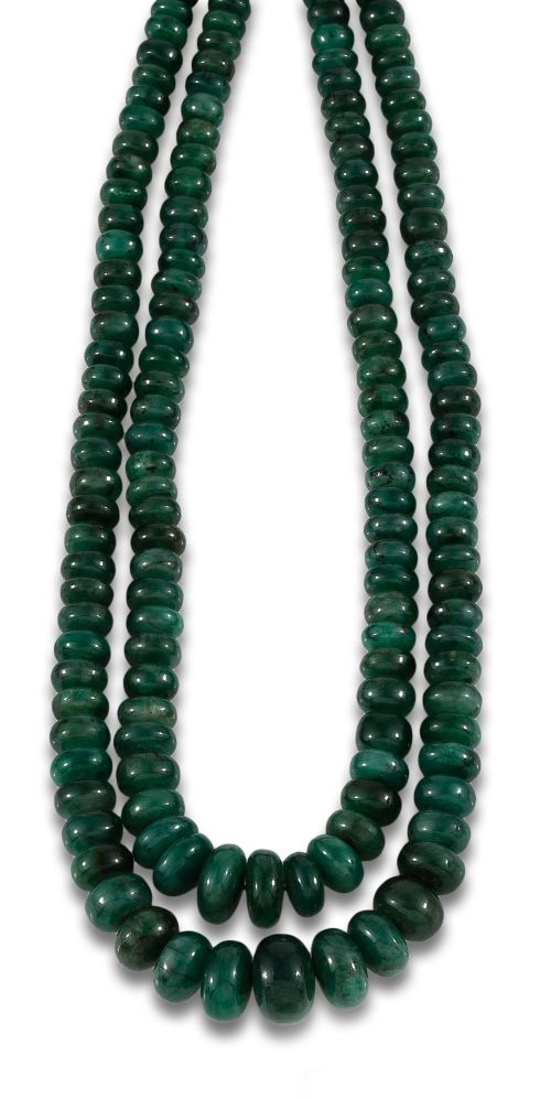 COLLAR DE DOS HILOS DE CABUJONES DE ESMERALDAS