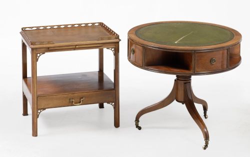 Mesa auxiliar de estilo chippendale, S. XX