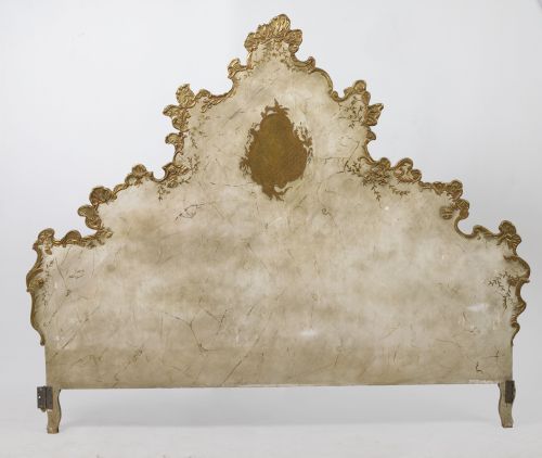 Cabecero siguiendo modelos del S. XVIII