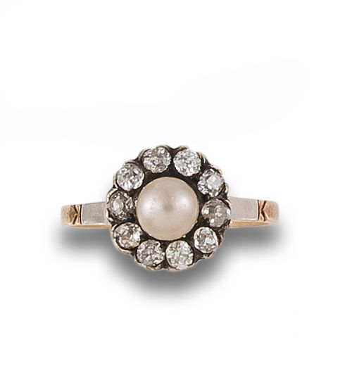 ANTIQUE GOLD AND PLATINUM RING WITH DIAMOND AND PEARL ROSET