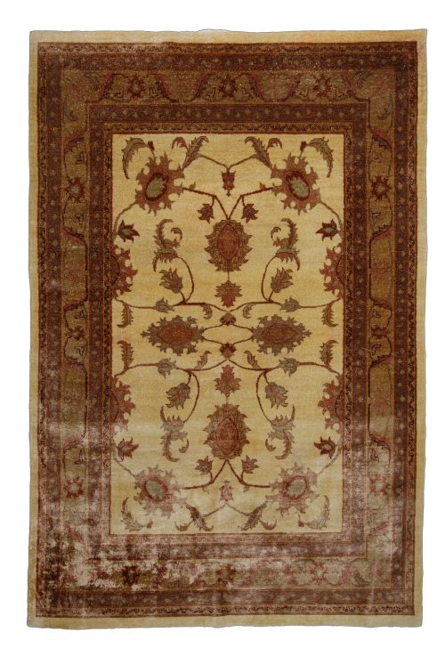 Hand-knotted wool Ziegler rug, 20th century