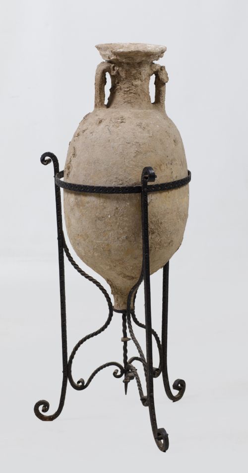 Ánfora de barro siguiendo modelos romanos