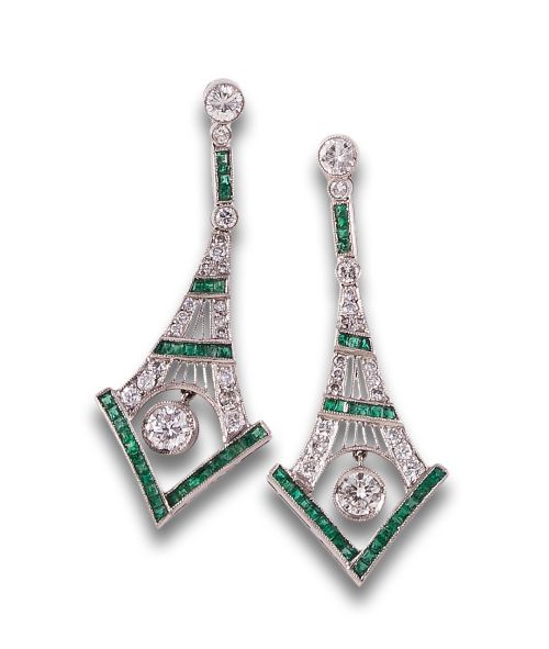PENDIENTES LARGOS, ESTILO ART DÉCO, DE DIAMANTES Y ESMERALD