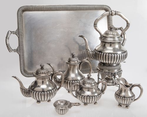 Juego de café y te de plata española, ley 916, S. XX