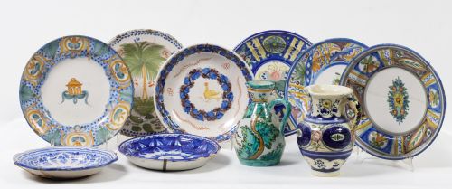 Lot consisting of eight plates and two jugs, Spain, 20th ce