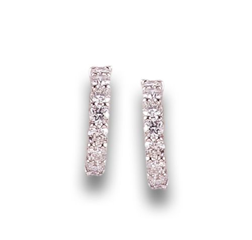 PENDIENTES MEDIAS CRIOLLAS DE DIAMANTES, EN ORO BLANCO