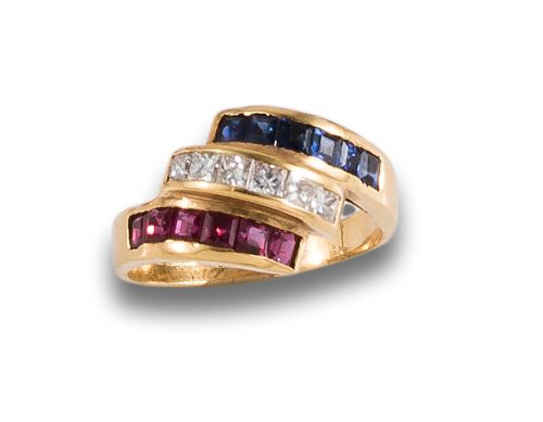 SORTIJA, AÑOS 80, DE DIAMANTES, ZAFIROS Y RUBÍES, EN ORO AM