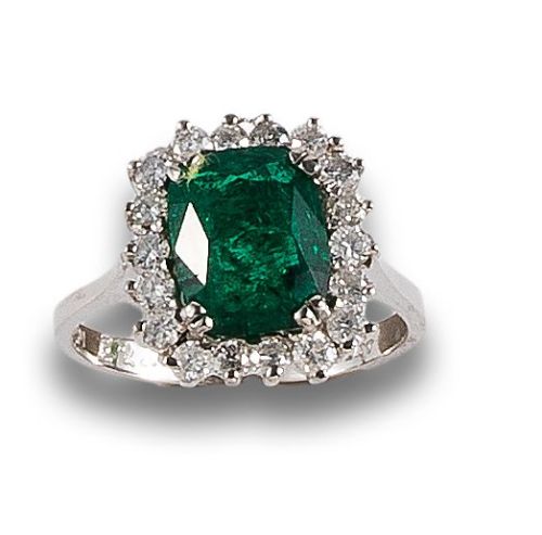 EMERALD ROSE RING, POSSIBLY COLOMBIAN, APPROXIMATELY 2 CT.