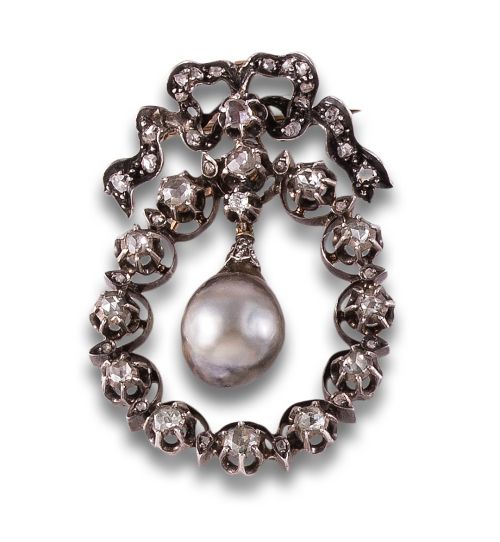 GOLD AND SILVER PENDANT WITH DIAMONDS AND PEARLS