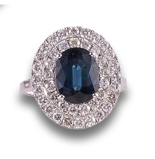 SORTIJA EN ORO CON ZAFIRO Y DIAMANTES