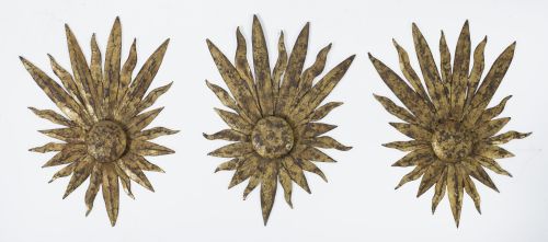 Tres elementos decorativos de hierro dorado, España, años 6