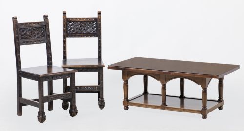 Pareja de sillas siguiendo modelos del norte de España