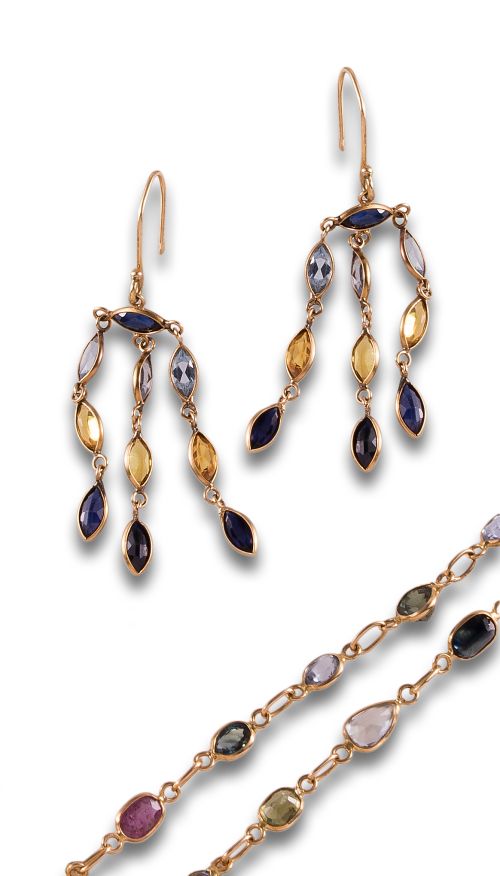 LOTE DE DOS PULSERA Y PENDIENTES DE ORO Y VIDRIOS