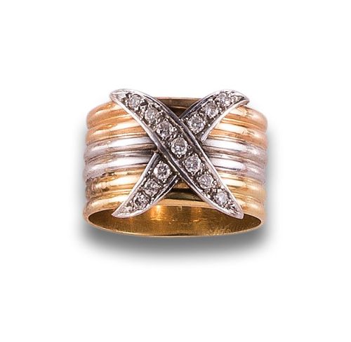 SORTIJA, AÑOS 80, DE DIAMANTES EN ORO