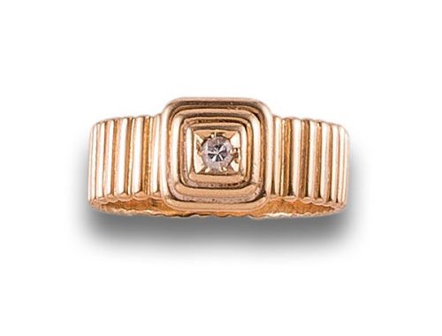 SORTIJA SOLITARIO DE DIAMANTE, EN ORO AMARILLO