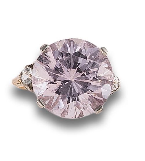 ROSE OF FRANCE RING, IN ROO AND PLATINUM