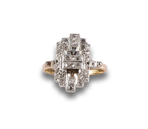 SORTIJA LANZADERA, ESTILO ART DÉCO, DE DIAMANTES, EN ORO Y