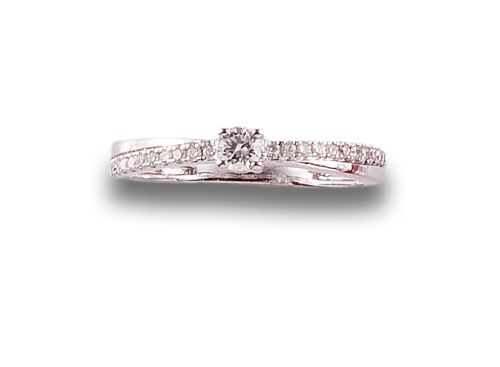 SORTIJA SOLITARIO DE DIAMANTES, EN ORO BLANCO