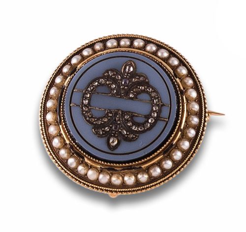 BROCHE-COLGANTE EN ORO S. XIX EN ORO CON ÁGATA, ÓNIX, PERLI