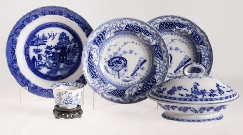 Lot of three circular platters, a vegetable dish and a bowl