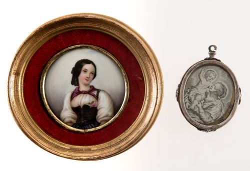Reliquary with a silver frame, oval in shape, Spain, 17th c