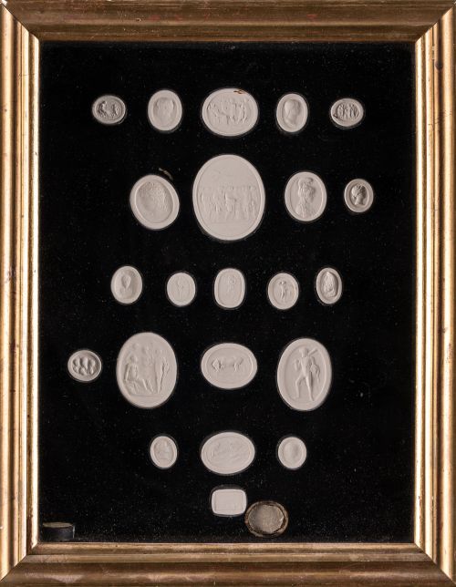 Colección de 24 antiguas improntas en escayola