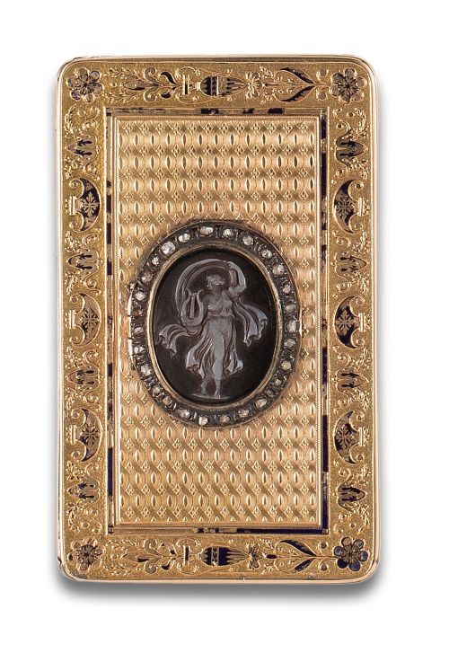 CAJA DE RAPÉ 1810 EN ORO CON CAMAFEO Y DIAMANTES