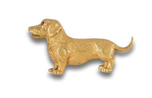 BROCHE PERRO DE ORO AMARILLO Y RUBÍ