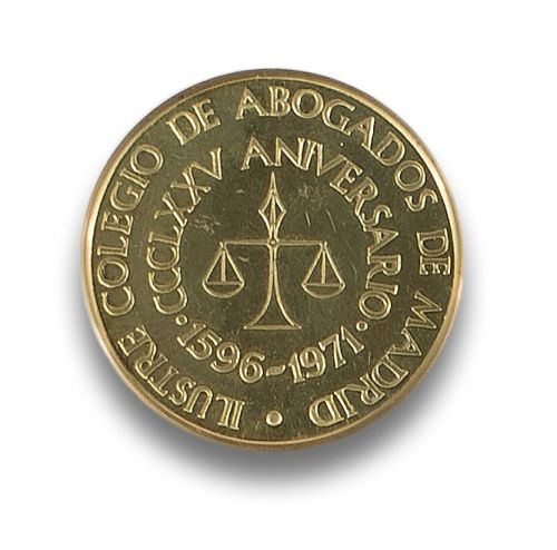 MONEDA CONMEMORATIVA DEL COLEGIO DE ABOGADOS DE MADRID EN O