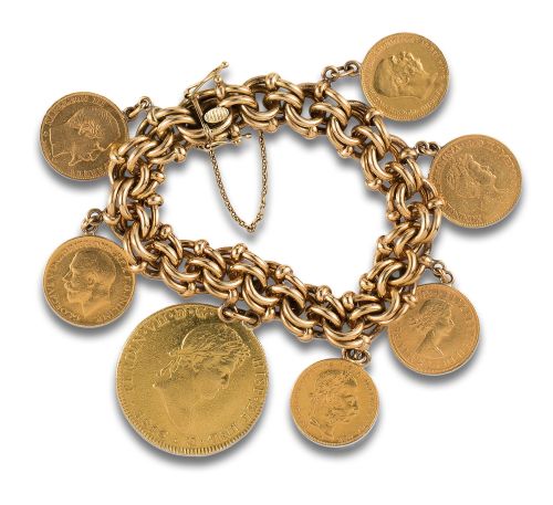 PULSERA BARBADA CON MONEDAS COLGANTES, EN ORO AMARILLO
