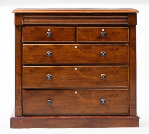 Cómoda victoriana, Inglaterra, c. 1900