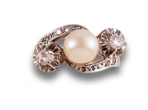 SORTIJA EN ORO Y PLATINO CON PERLA Y DIAMANTES 