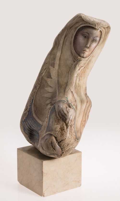 PEPI SÁNCHEZ, "Figuras femeninas", Piedra pintada
